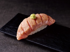 Y425  炙り中トロ(1貫)