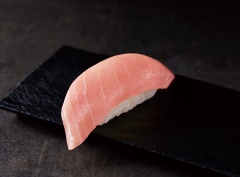 A526 トロビンチョウ（1貫）