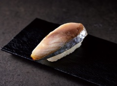 Y501 炙りしめさば(1貫)